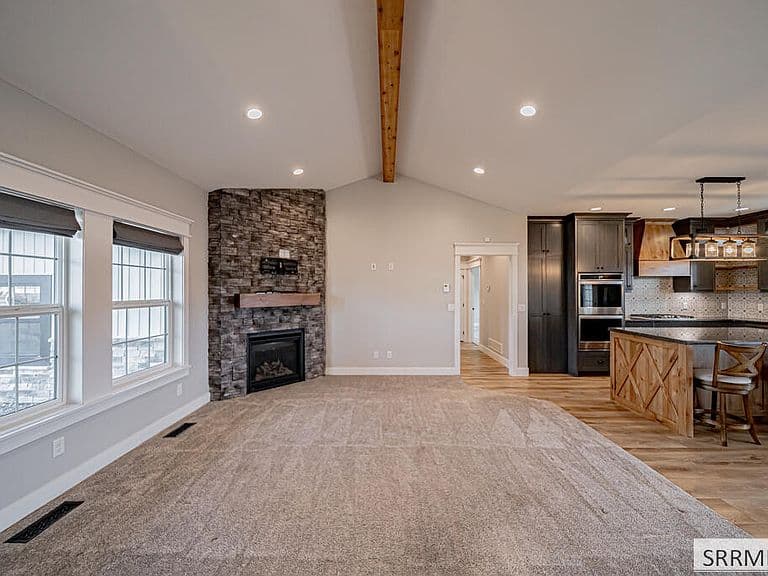 6315 Maggie Dr photo 4