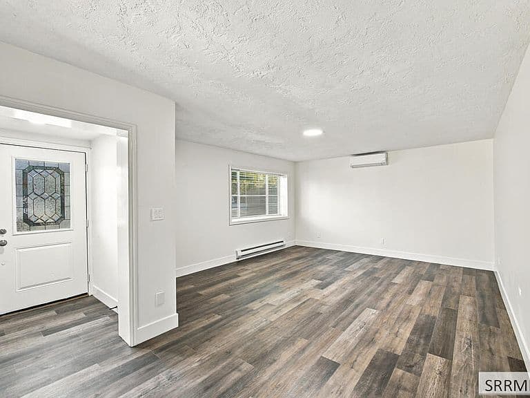 1069 Cassia Ave photo 4