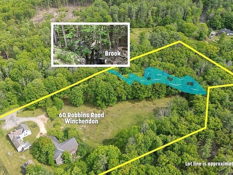 60 Robbins Rd photo 1
