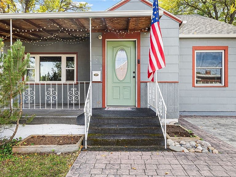 502 Custer Ave photo 1