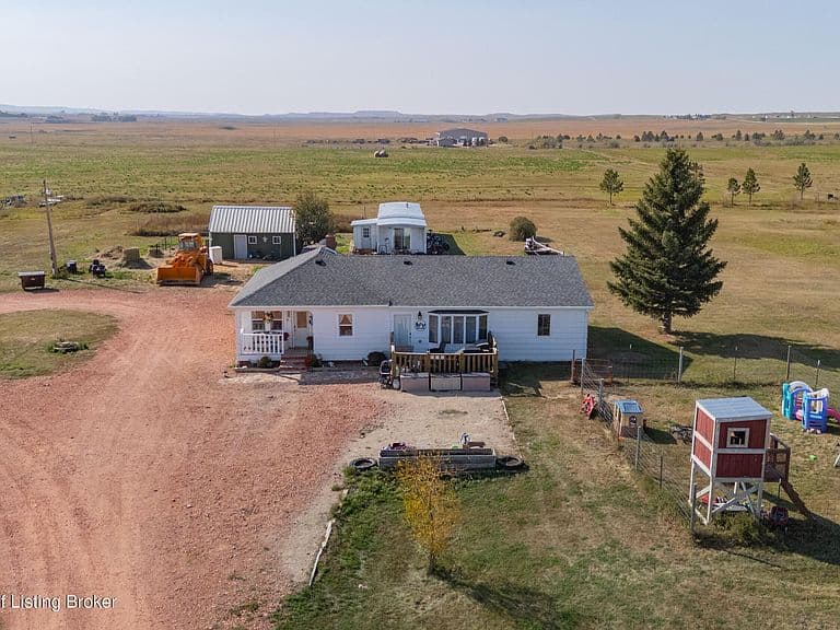 4741 Highway 22 photo 1