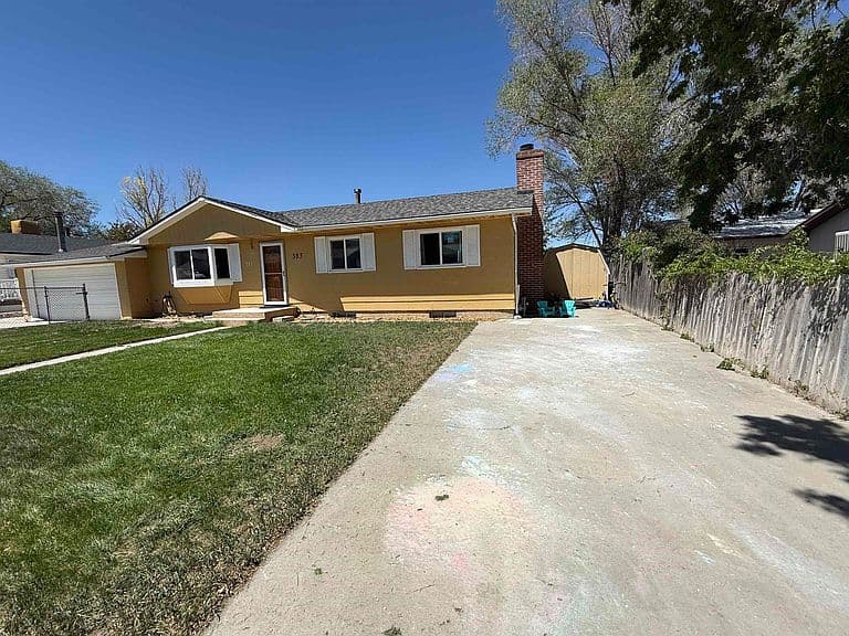 385 Crossbow Dr photo 3