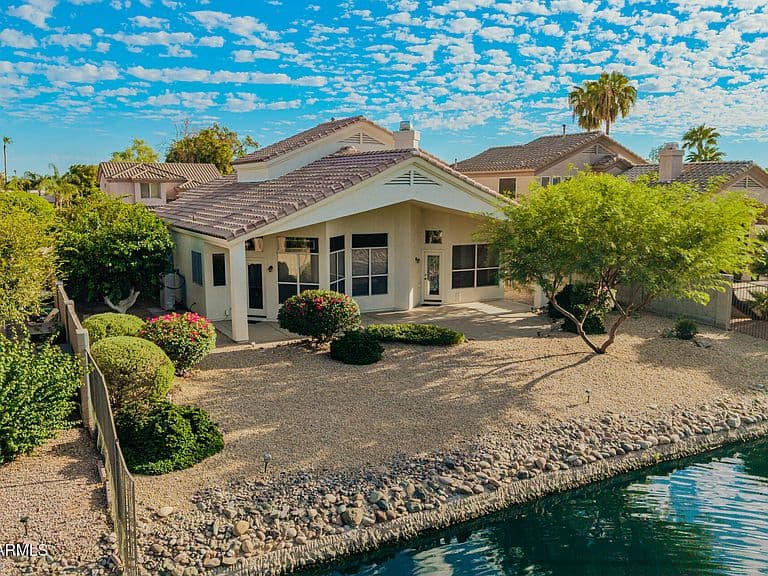 6076 W IRMA Lane photo 4