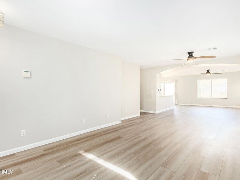 15938 W POST Drive photo 2