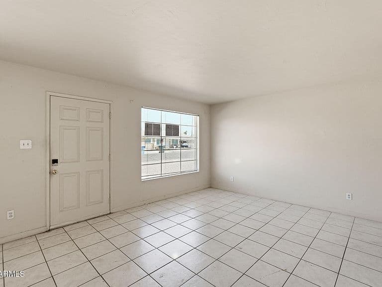 2743 W Ocotillo Road photo 5