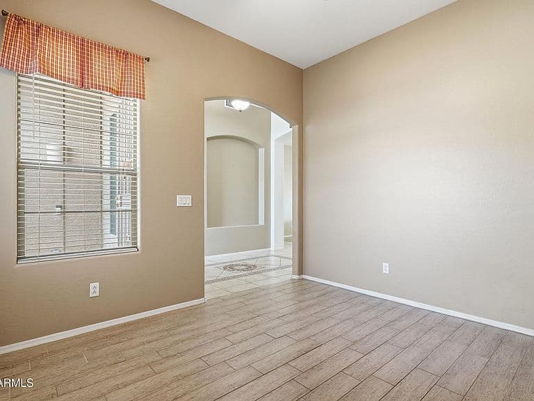 8807 W carole Lane photo 3