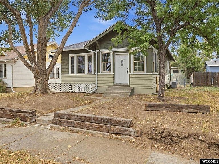 409 S McKinley St photo 3