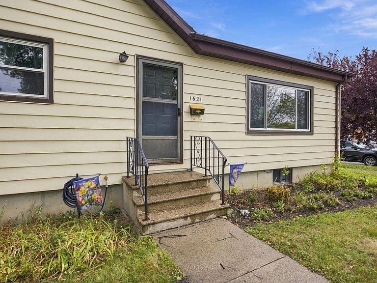 1621 12th Ave S photo 4