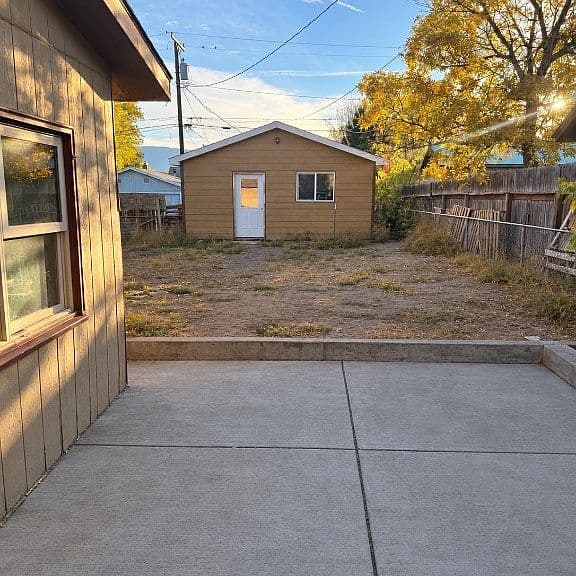 206 S G St photo 3