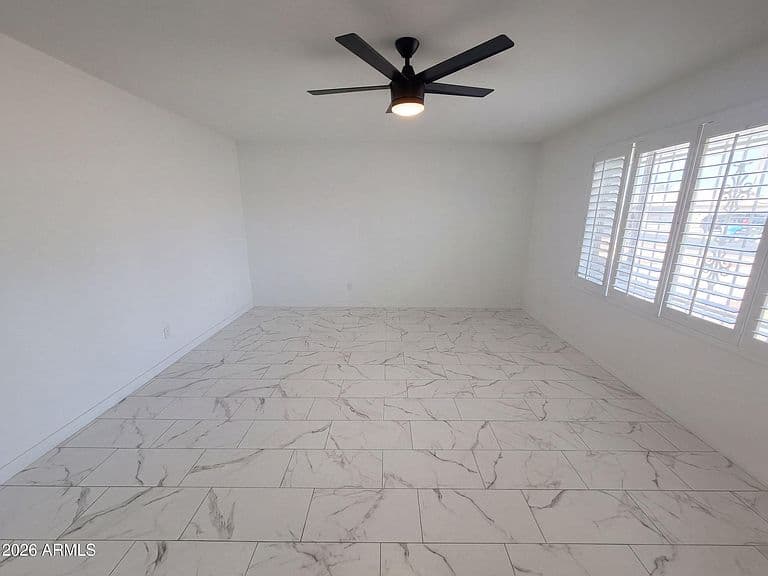 4427 W DAHLIA Drive photo 4