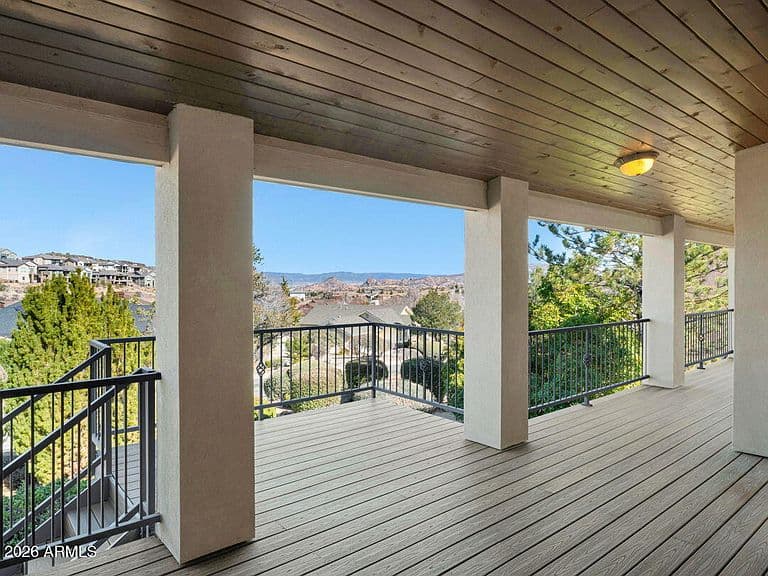253 THOROUGHBRED Drive photo 4