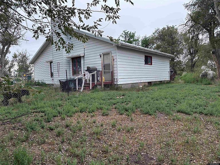 240 2nd St photo 3
