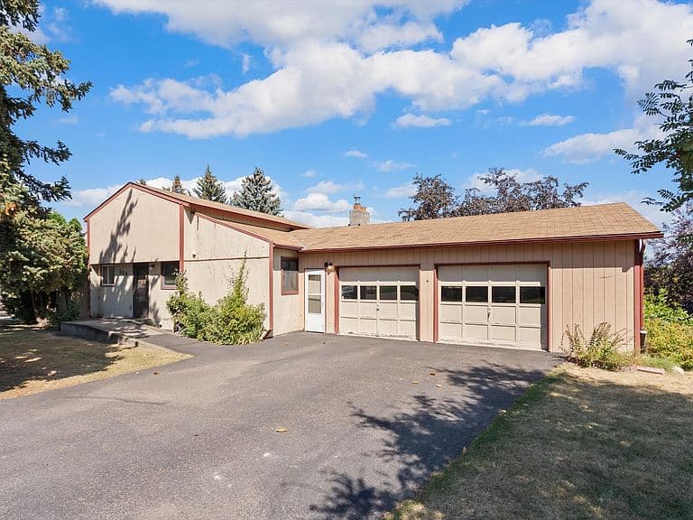 254 Farview Dr photo 1