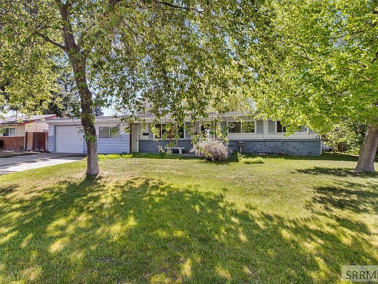 289 Davidson Dr photo 1