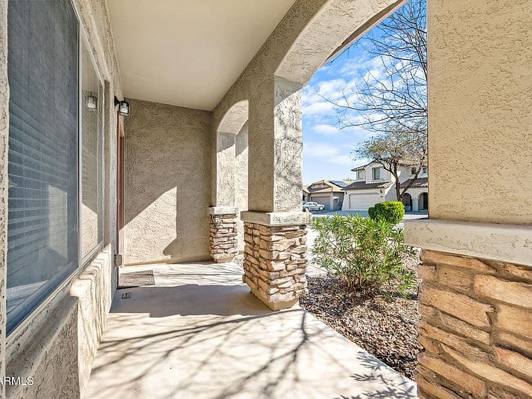 2346 N MONTICELLO Drive photo 2