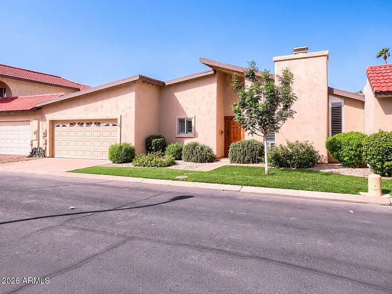 7918 E BONNIE ROSE Avenue photo 1