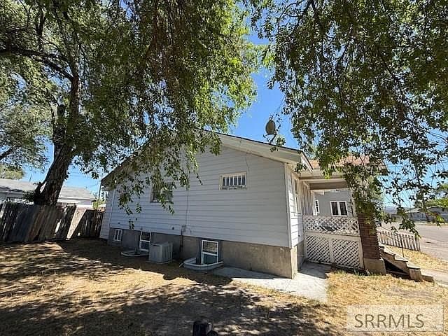 340 W Connor St photo 3