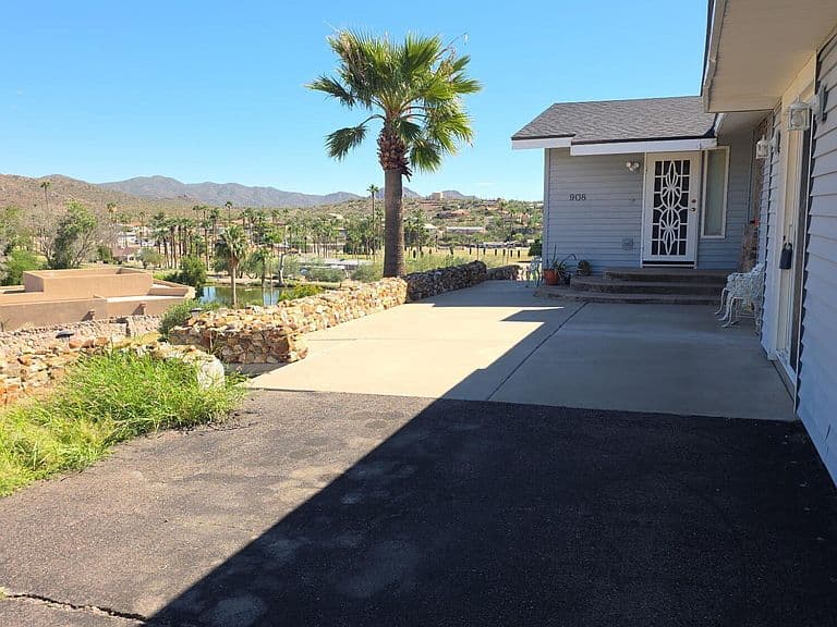 908 N QUEEN MARY Way photo 3