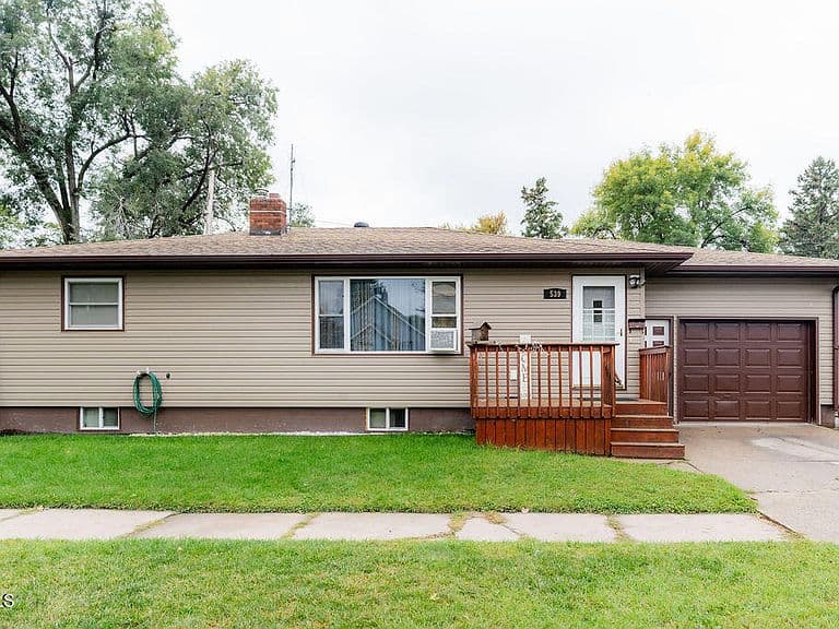 539 3rd St SW photo 1