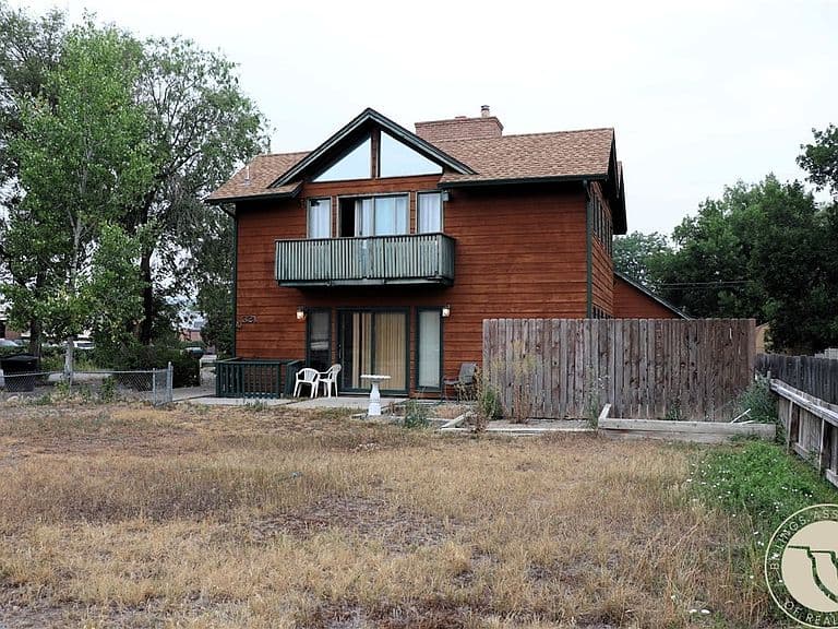 2321 Lewis Ave photo 2