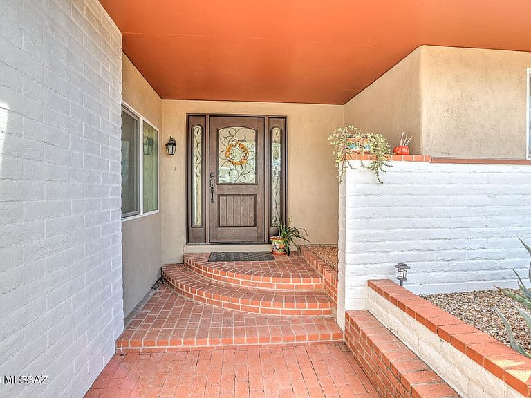 1010 W San Miguel Cir photo 3