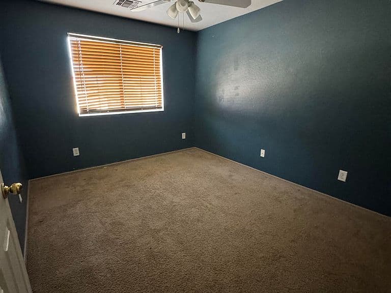 23747 N DESERT Drive photo 3