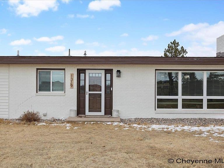 1319 Terry Ranch Rd photo 3