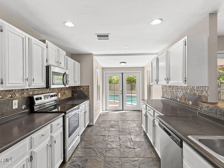 307 S OCEAN Drive photo 4