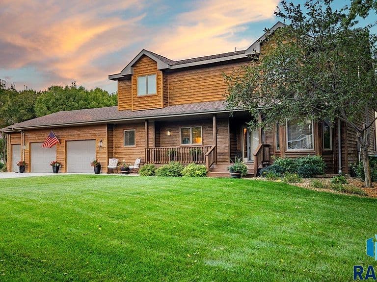 2817 Dailey Dr photo 3