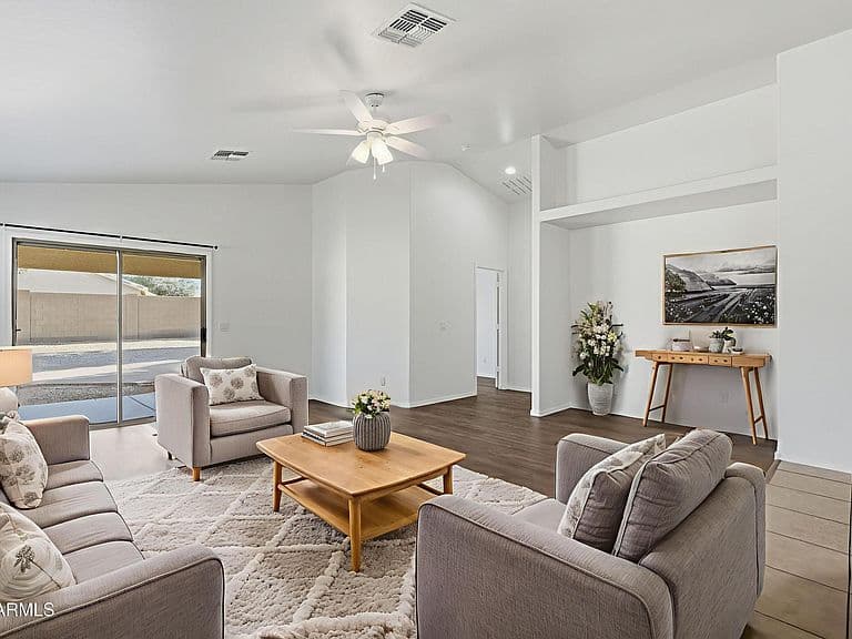 3207 S 94th Ave photo 2