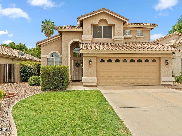 519 W ENCINAS Street photo 2