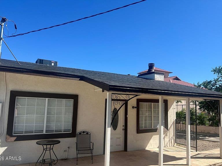 218 E HARDY Street photo 1