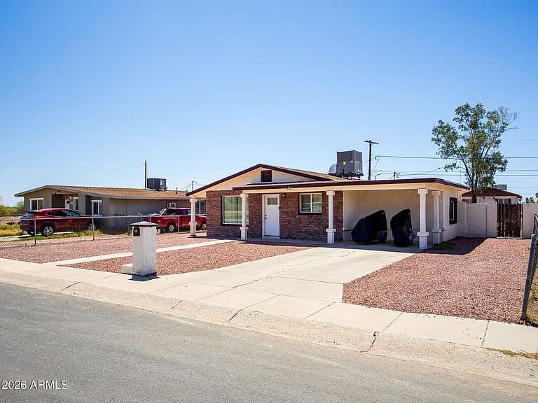1137 E BISNAGA Street photo 3