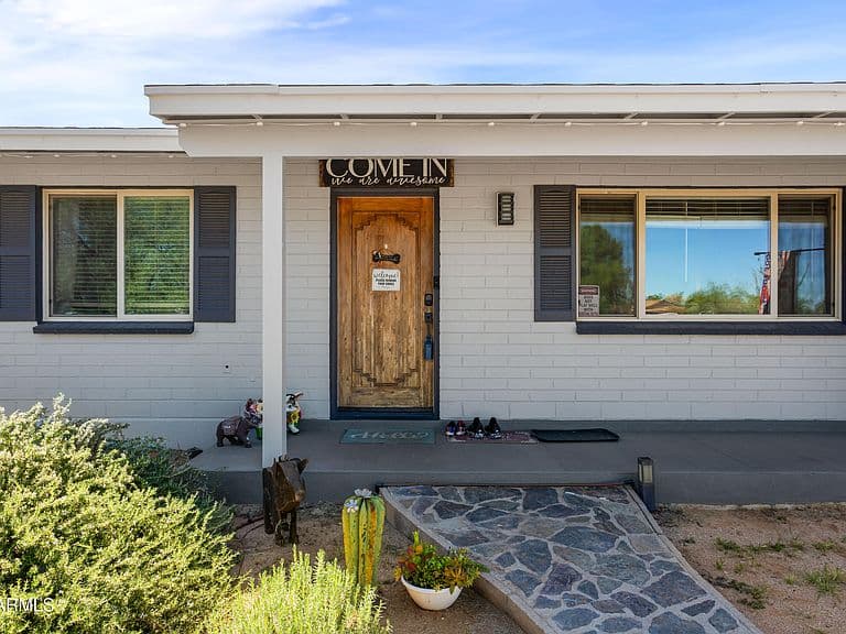 2616 ORIOLE Drive photo 2