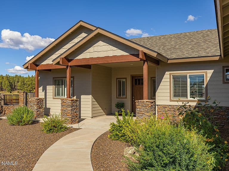 150 Royal Troon Dr photo 3