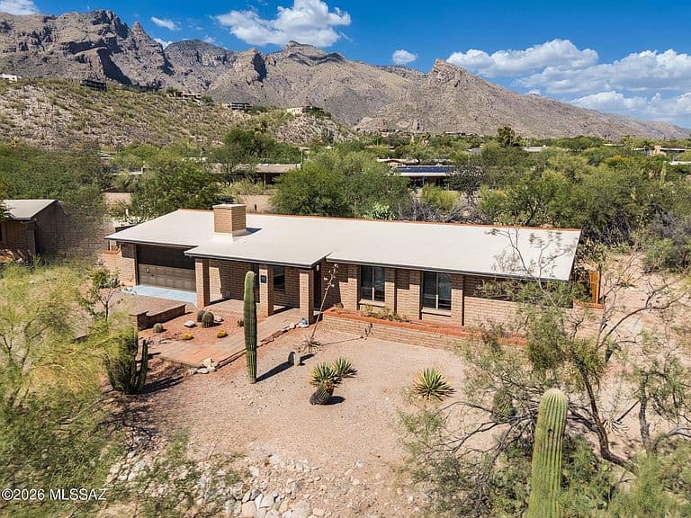 3575 E Ventana Canyon Dr photo 2