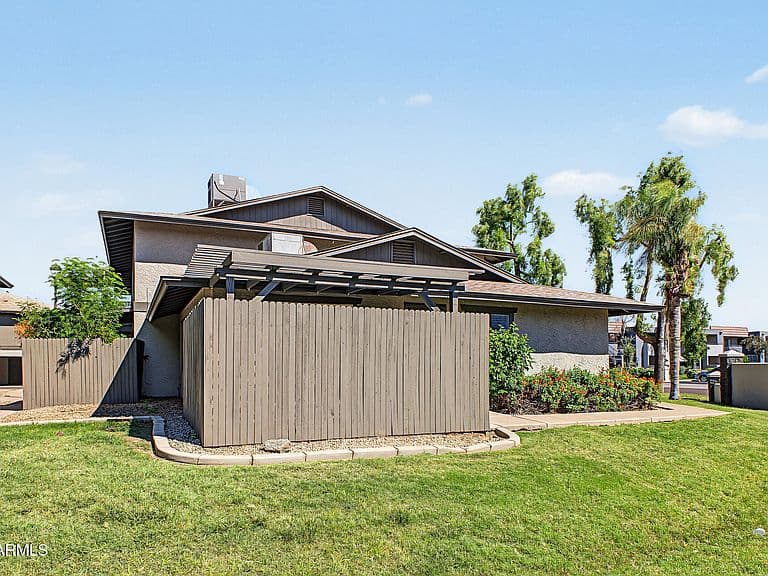 286 W PALOMINO Drive #13 photo 2