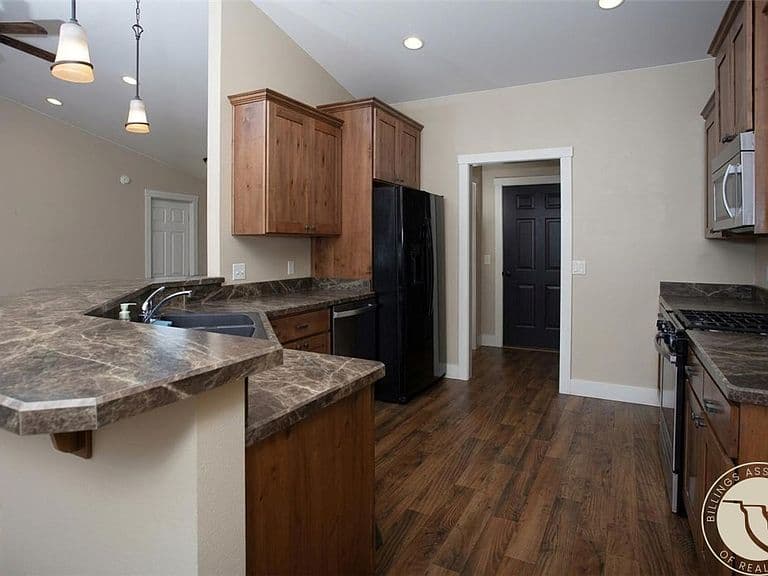 5606 Xb Rd photo 3