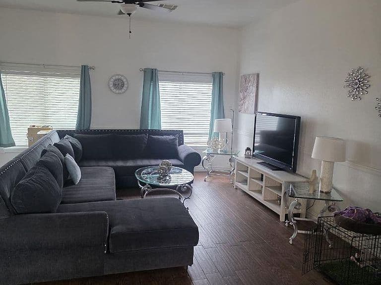 21804 W LAURA Street photo 1