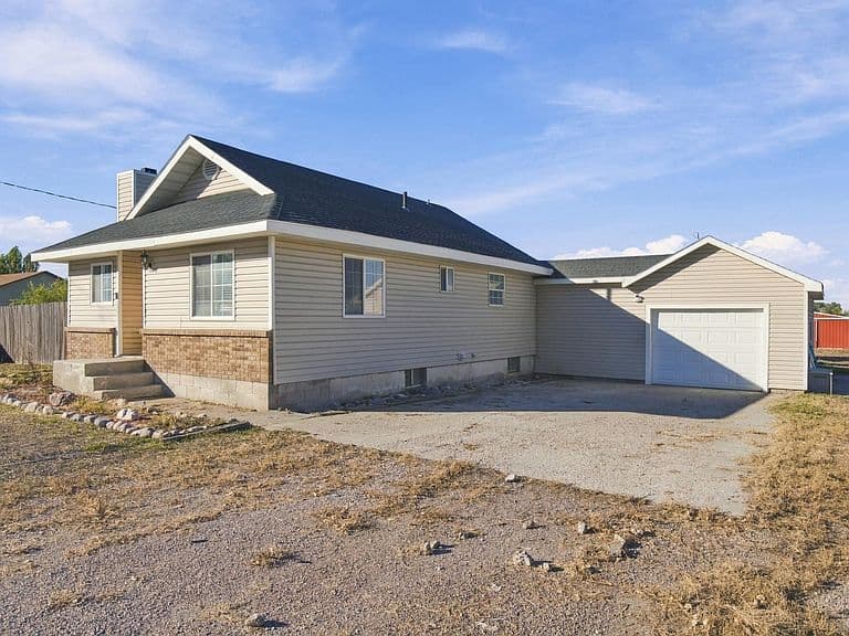 218 Reservation Rd photo 2