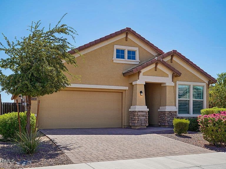 18831 W CHRISTY Drive photo 3