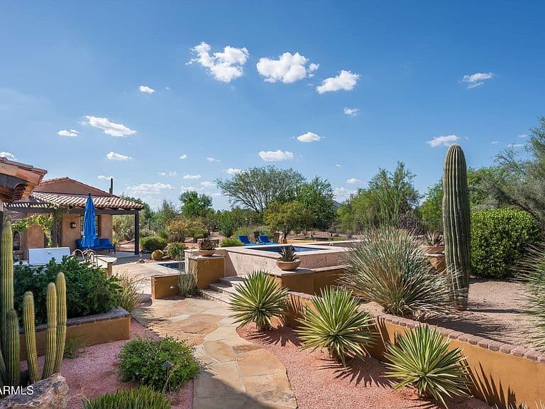 7326 E SONORAN Trail photo 5