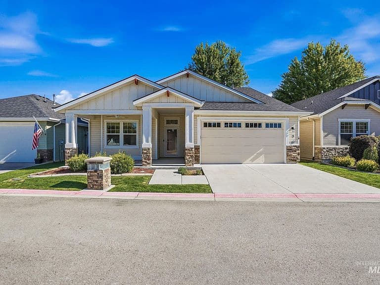 421 S Curtis Rd #9 photo 1