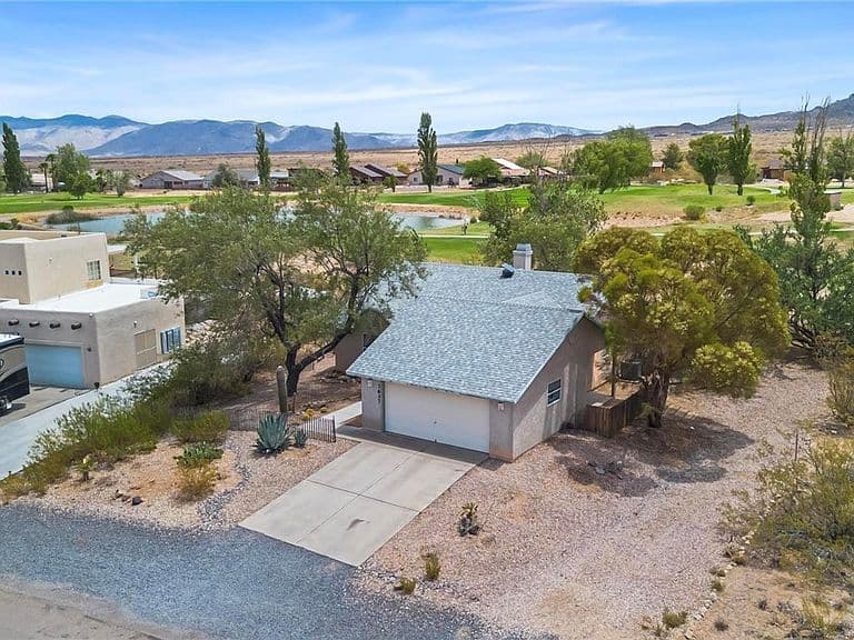 7637 E Oxbow Drive photo 2