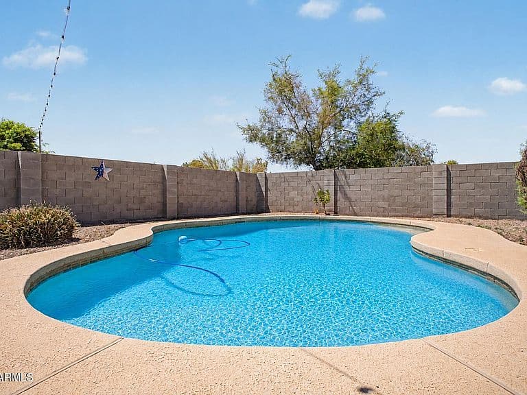 20230 N VALENCIA Drive photo 2