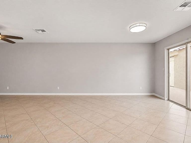 16935 W CENTRAL Street photo 4