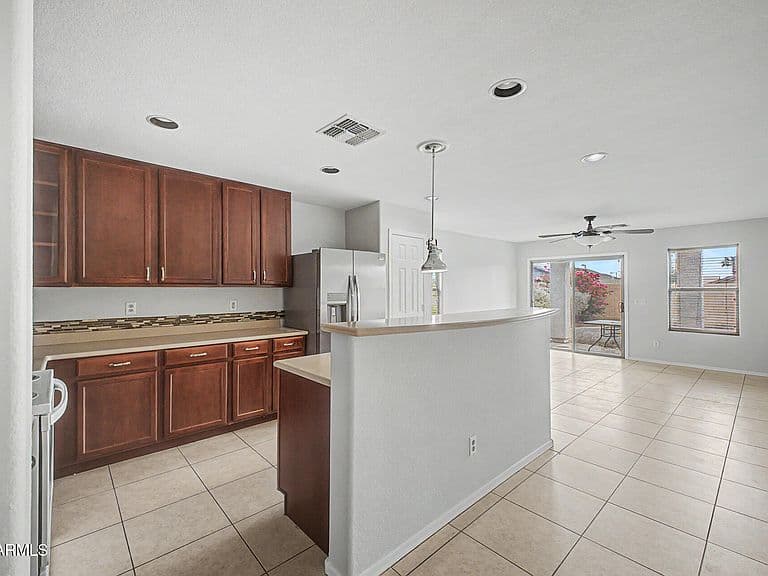 25535 W BURGESS Lane photo 5