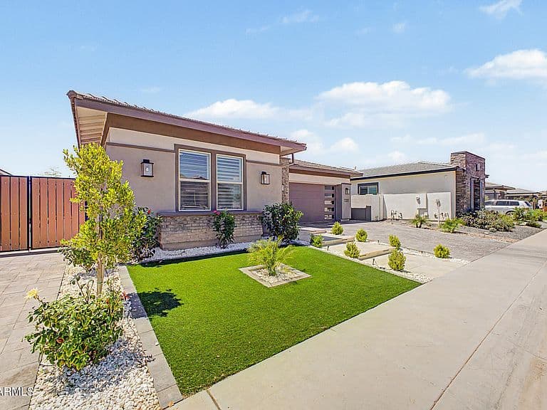 1339 E NOLAN Place photo 1