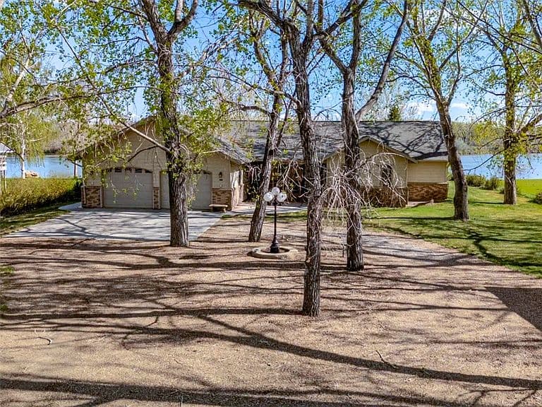 76 Idlewild Dr photo 3