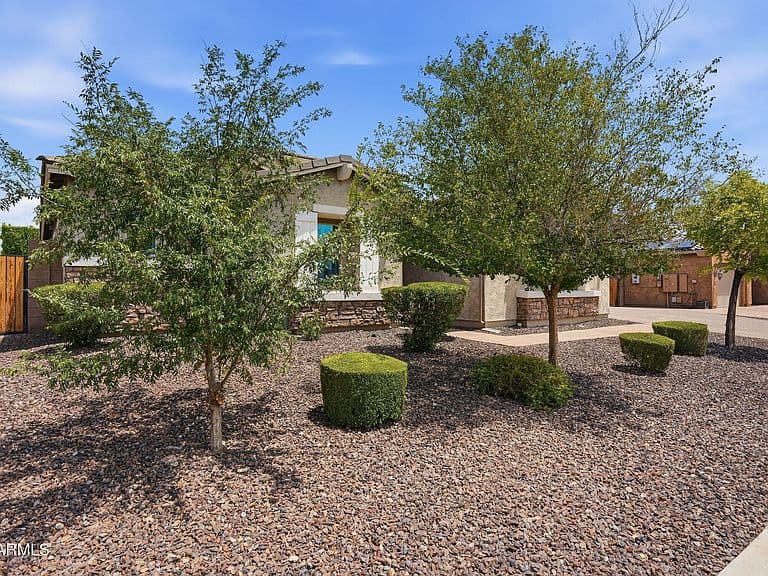 9358 W FOOTHILL Drive photo 3